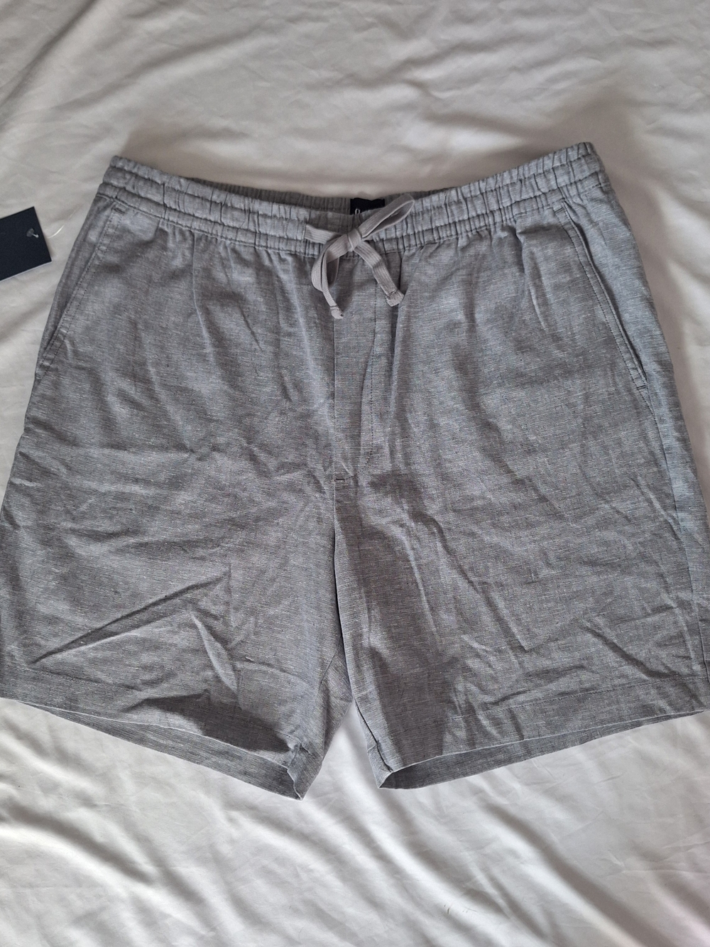 NWT! GAP Mens Pull-On Linen Blend Shorts LIght Gray L Adj Waist W/String Pockets